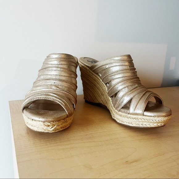 Sofft Gold Straw Open Toed Wedges High Heel Sandals - Picture 2 of 5